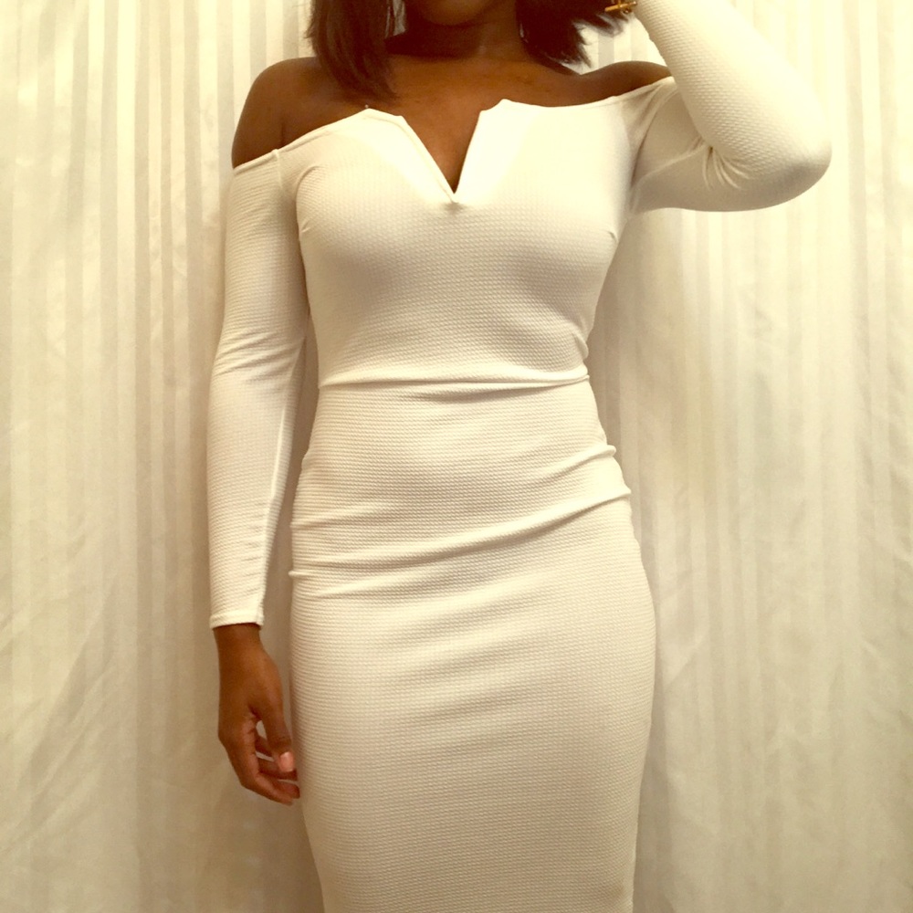 Off the Shoulder V- Midi Dress